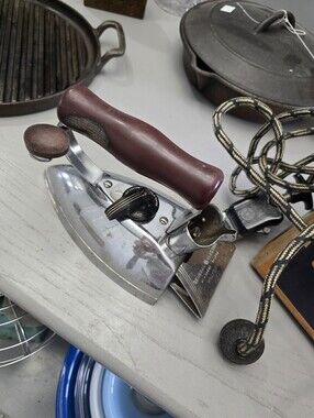 Vintage General Electric Wolverine Automatic Iron, Untested Antique. Decoration